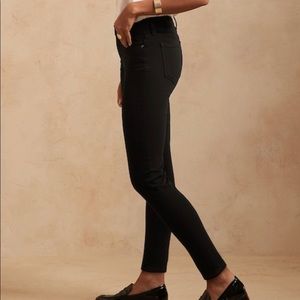 NWOT Banana Republic black jeans 27/S